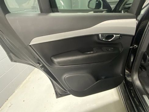 Used 2023 Volvo XC90 B5 Core image 8