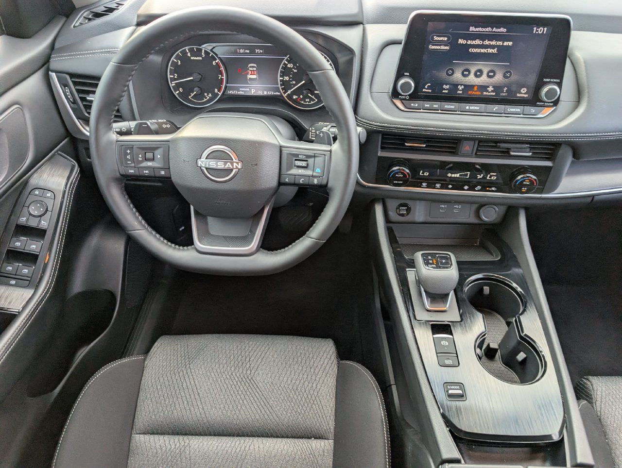 Certified 2025 Nissan Rogue SV FWD image 10