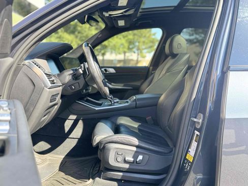 Used 2022 BMW X7 xDrive40i w/ M Sport Package AWD/4WD image 7