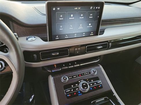 Used 2022 Lincoln Aviator Reserve w/ Equipment Group 201A image 8