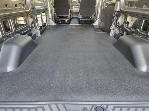 New 2025 Ford Transit 250 148 Medium Roof image 23