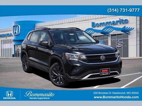Used 2024 Volkswagen Taos S FWD image 1