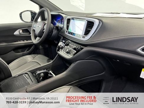 New 2026 Chrysler Pacifica Limited w/ S Appearance Package image 15