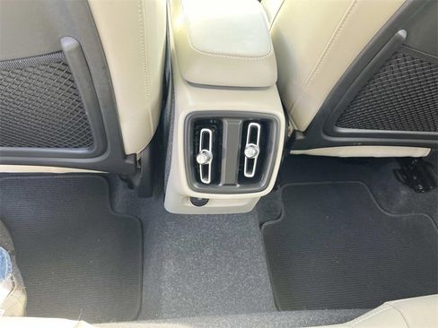 Used 2023 Volvo XC40 B5 Plus w/ Protection Package Premier image 16