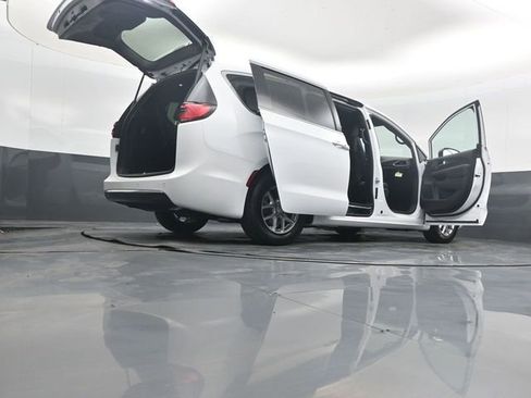 New 2026 Chrysler Pacifica Select FWD image 53