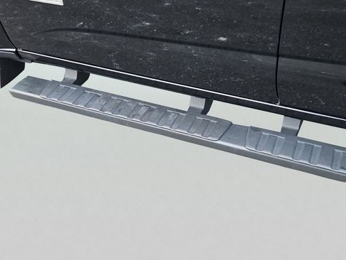 Used 2022 GMC Canyon Elevation w/ Elevation Premium Package image 22