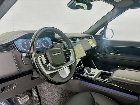 New 2026 Land Rover Range Rover SE image 9