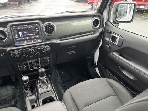 Used 2023 Jeep Wrangler Sahara w/ Cold Weather Group image 22