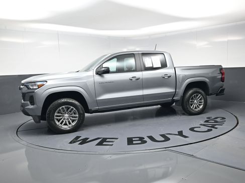 Used 2024 Chevrolet Colorado LT w/ LT Convenience Package II image 6