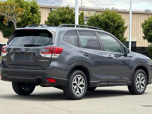 Used 2023 Subaru Forester Premium AWD/4WD image 4