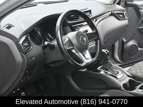Used 2021 Nissan Rogue Sport SV AWD/4WD image 7