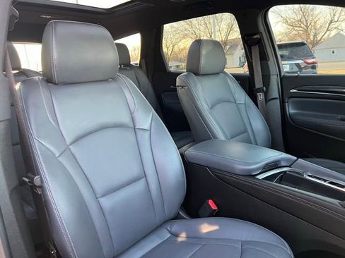 Used 2023 Buick Enclave Essence w/ Experience Buick Package image 10