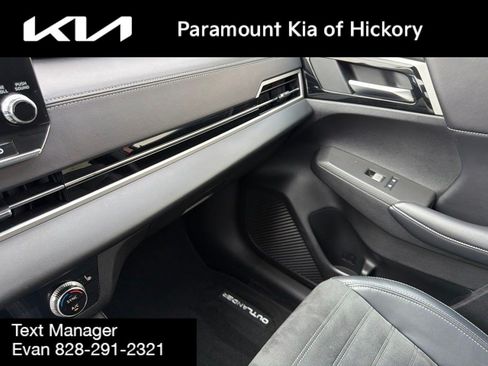 Used 2024 Mitsubishi Outlander SE Black Edition FWD image 30