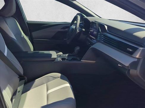 Used 2026 Toyota Camry SE FWD image 27