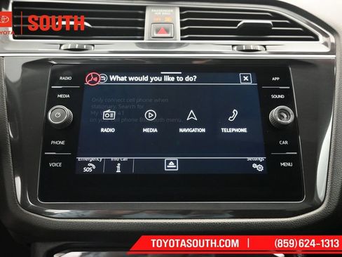 Used 2024 Volkswagen Tiguan SE AWD/4WD image 17