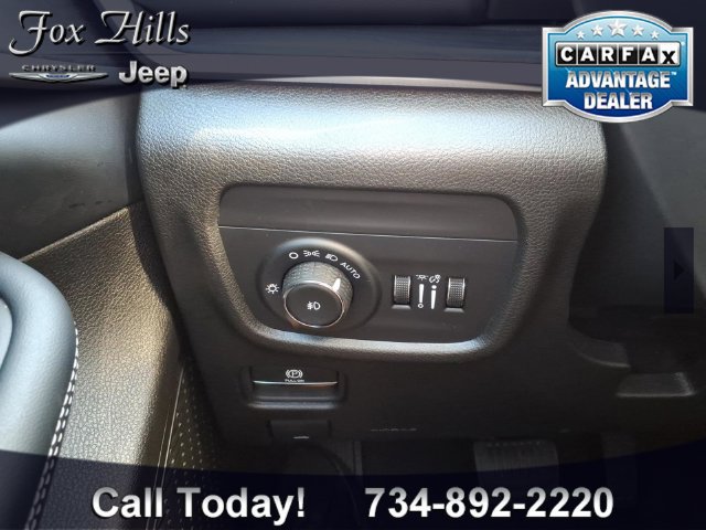 Certified 2025 Jeep Grand Cherokee L Limited w/ Black Appearance Package AWD/4WD image 18