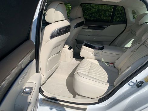 Used 2025 Genesis G90 3.5T image 17