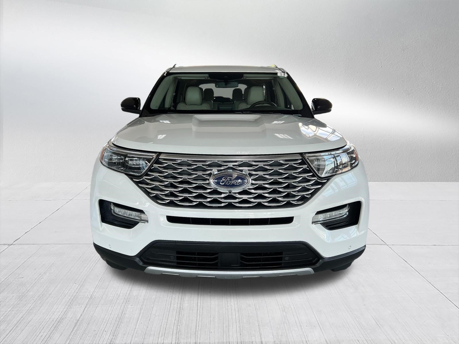 Used 2020 Ford Explorer Platinum w/ Premium Technology Package AWD/4WD image 2