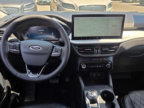 Used 2023 Ford Escape SE w/ PHEV Premium Package FWD image 12