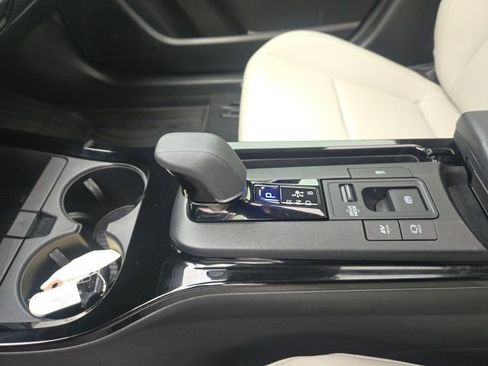 Used 2023 Toyota Prius Limited image 16