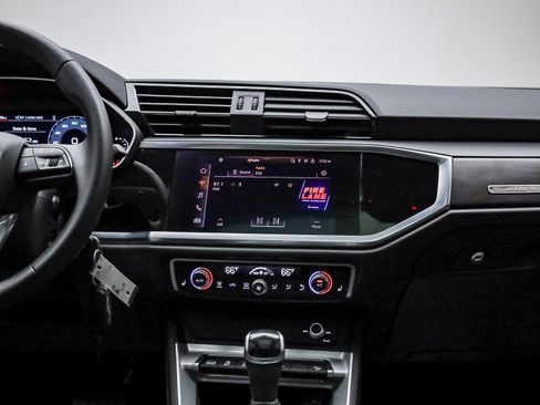 Used 2022 Audi Q3 2.0T Premium image 14