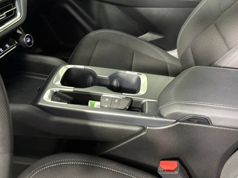 Used 2025 Chevrolet Equinox EV LT FWD image 23