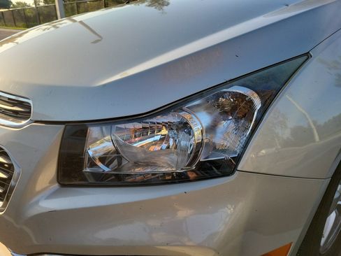 Used 2015 Chevrolet Cruze LT w/ Enhanced Safety Package FWD image 5