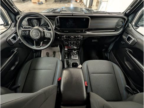 Used 2024 Jeep Wrangler Unlimited Rubicon 4xe AWD/4WD image 12