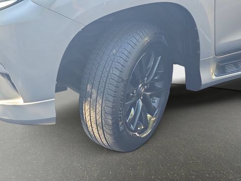 Certified 2021 Lexus GX 460 Premium w/ Premium Package AWD/4WD image 32