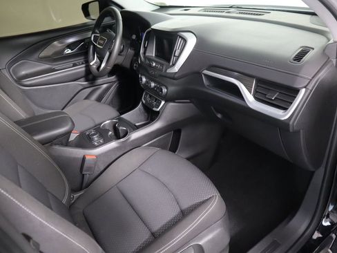 Used 2023 GMC Terrain SLE w/ Driver Convenience Package image 17