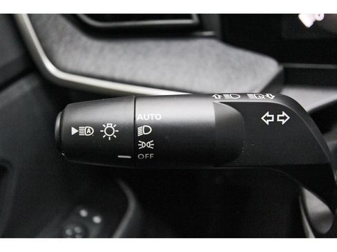 Used 2026 Nissan Kicks SV FWD image 15