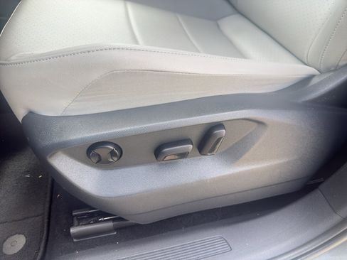 Used 2021 Volkswagen Tiguan SEL AWD/4WD image 11