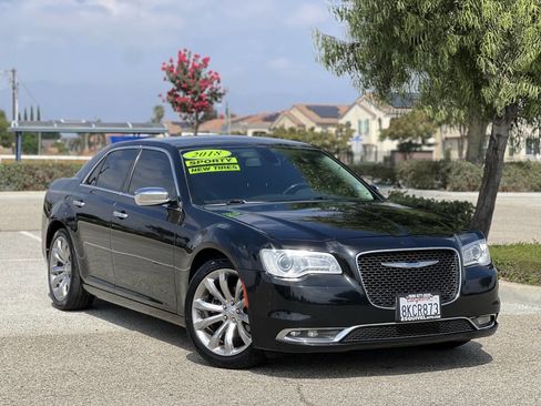 Used 2018 Chrysler 300 Limited image 1