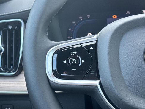 Certified 2025 Volvo XC90 B5 Core w/ Climate Package image 8