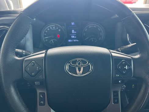 Used 2020 Toyota Tacoma TRD Off-Road w/ Technology Package AWD/4WD image 19