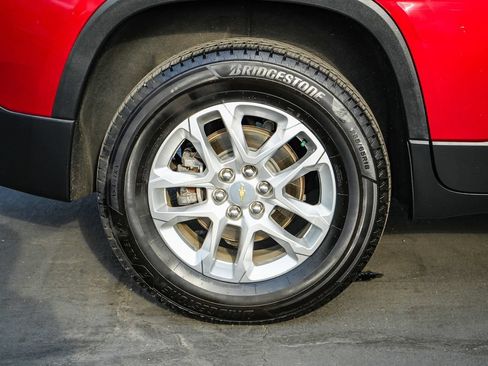 Used 2019 Chevrolet Traverse LT FWD image 11