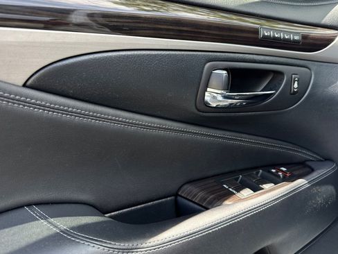 Used 2017 Lexus LS 460 w/ Comfort Package RWD image 11