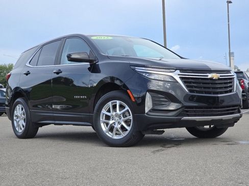 Used 2022 Chevrolet Equinox LT w/ Driver Convenience Package AWD/4WD image 2