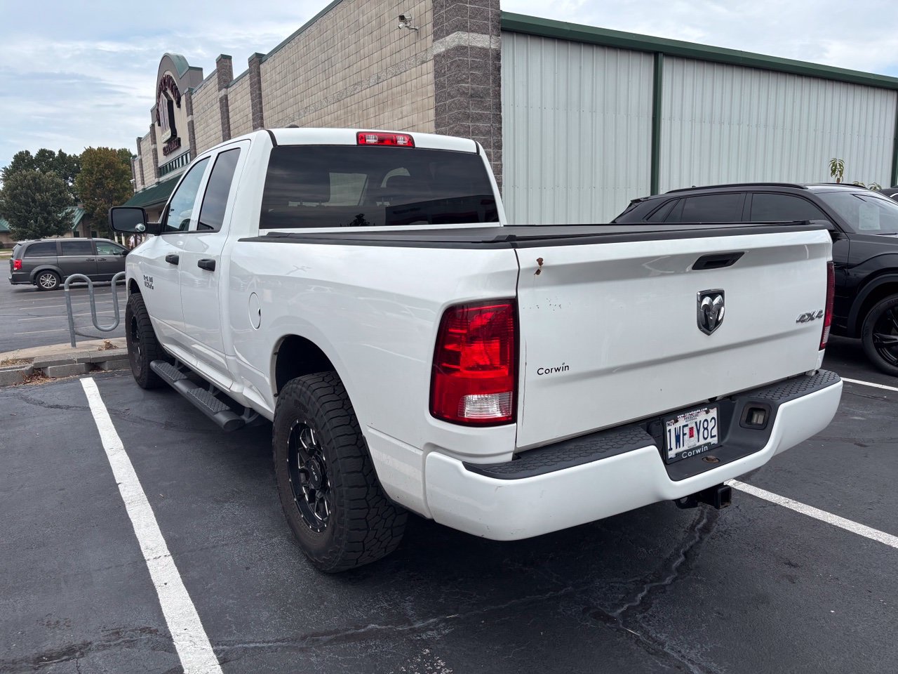 Used 2017 RAM 1500 Express AWD/4WD image 4