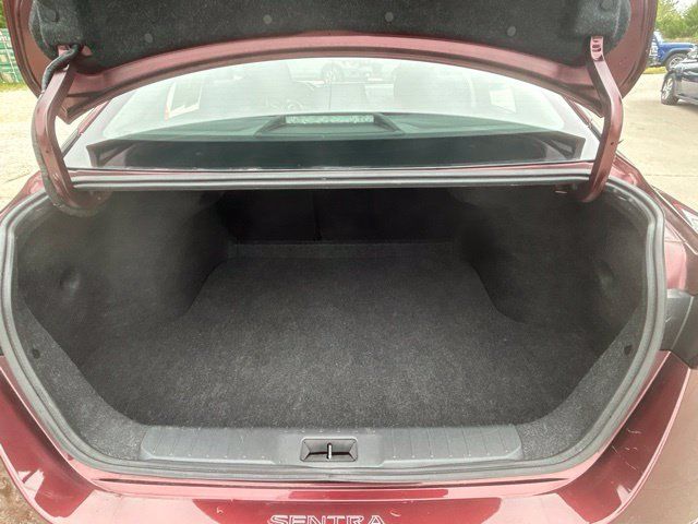 Used 2020 Nissan Sentra SV FWD image 14