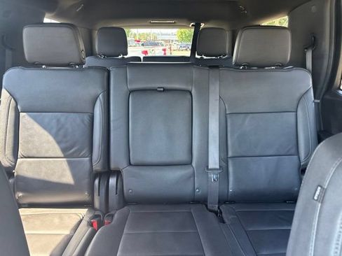 Used 2025 Chevrolet Tahoe Z71 AWD/4WD image 32