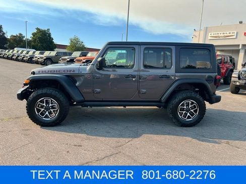 Used 2025 Jeep Wrangler Unlimited Rubicon w/ Convenience Group AWD/4WD image 2