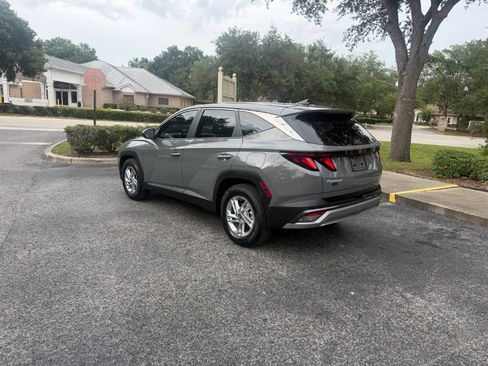Used 2025 Hyundai Tucson SE FWD image 11