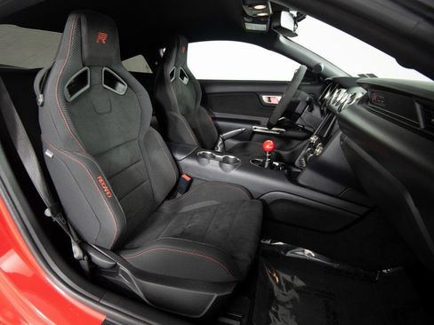 Used 2017 Ford Mustang Shelby GT350R RWD image 38