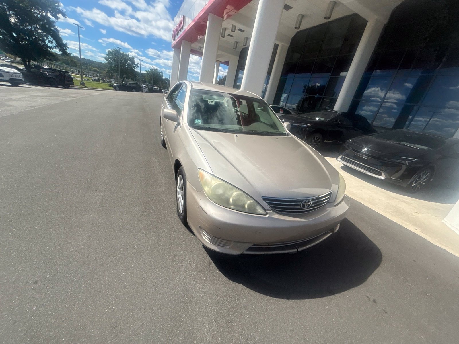 Used 2006 Toyota Camry LE FWD image 1