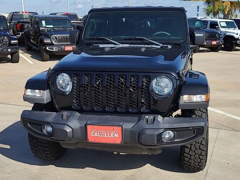 Used 2023 Jeep Gladiator Sport AWD/4WD image 3