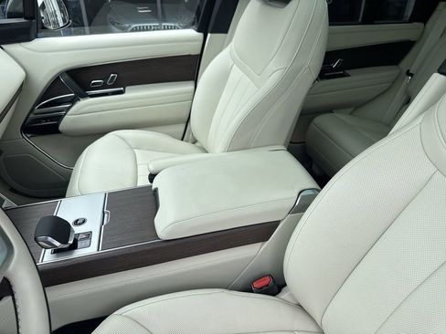 Used 2025 Land Rover Range Rover SE AWD/4WD image 23