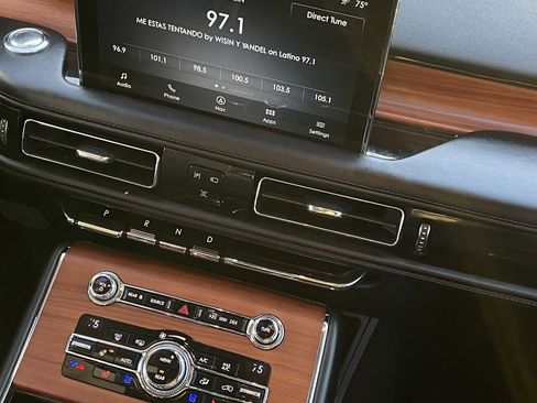 Used 2020 Lincoln Aviator Reserve w/ Equipment Group 201A image 17