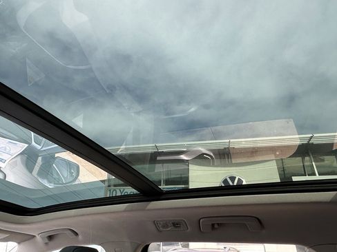 New 2025 Volkswagen Taos SE image 9