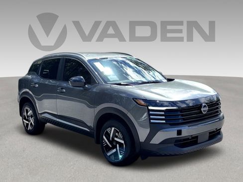 New 2026 Nissan Kicks SV image 1